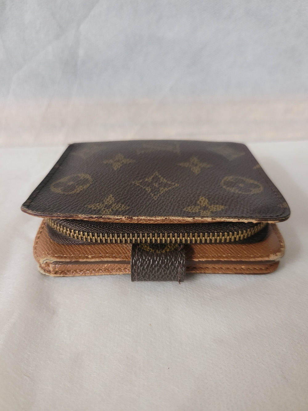 LV Monogram Compact Zippy Wallet, CA0998 - Picture 8 of 11